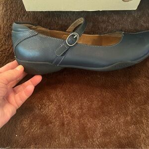 NAVY BLUE Taos women footwear Leather upper size 9.5